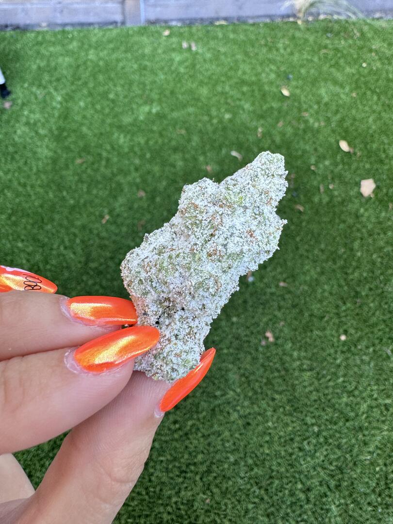best snowcaps iced thca flower