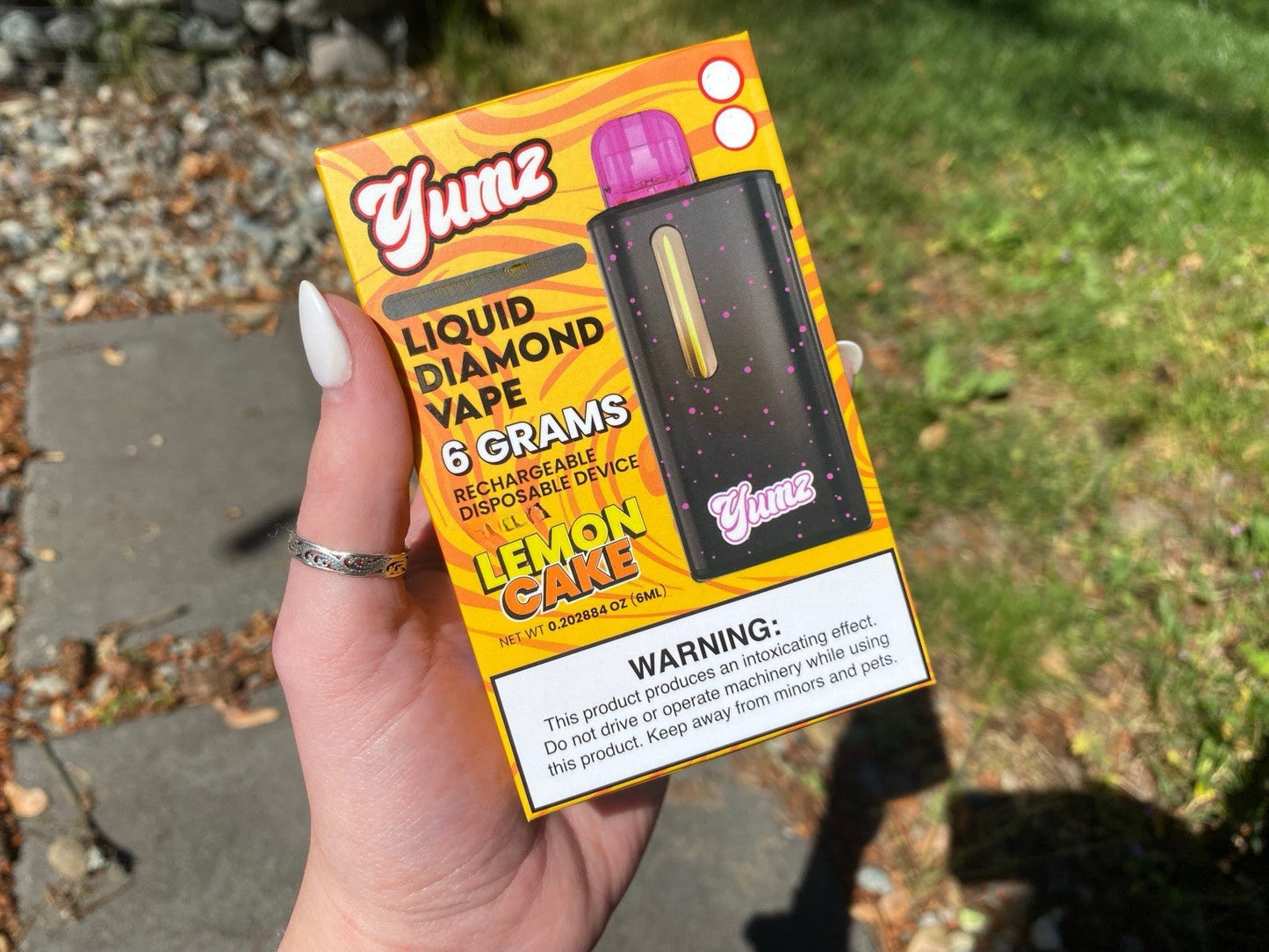 Yumz - Lemon Cake - Sativa - THC Disposable Vape (6 Grams) D9 + THC-A + THC-P)